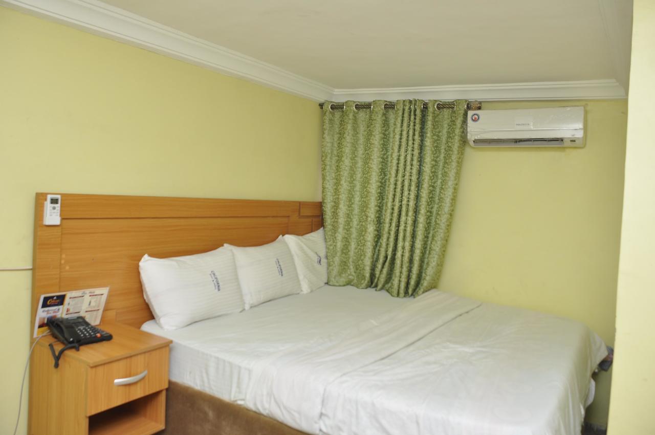California Garden, Hotel & Suites 오니차 외부 사진